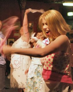 FREE burlesque taster class in Cardiff!